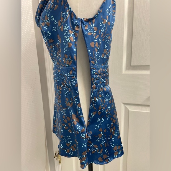 Banana Republic Blue & Grey Cowl Neck Blouse Sleeveless Fitted Sz 6 - Picture 13 of 16